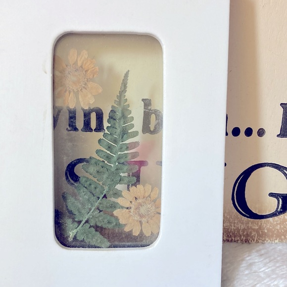 Two Stylish Picture frames - Picture 10 of 10